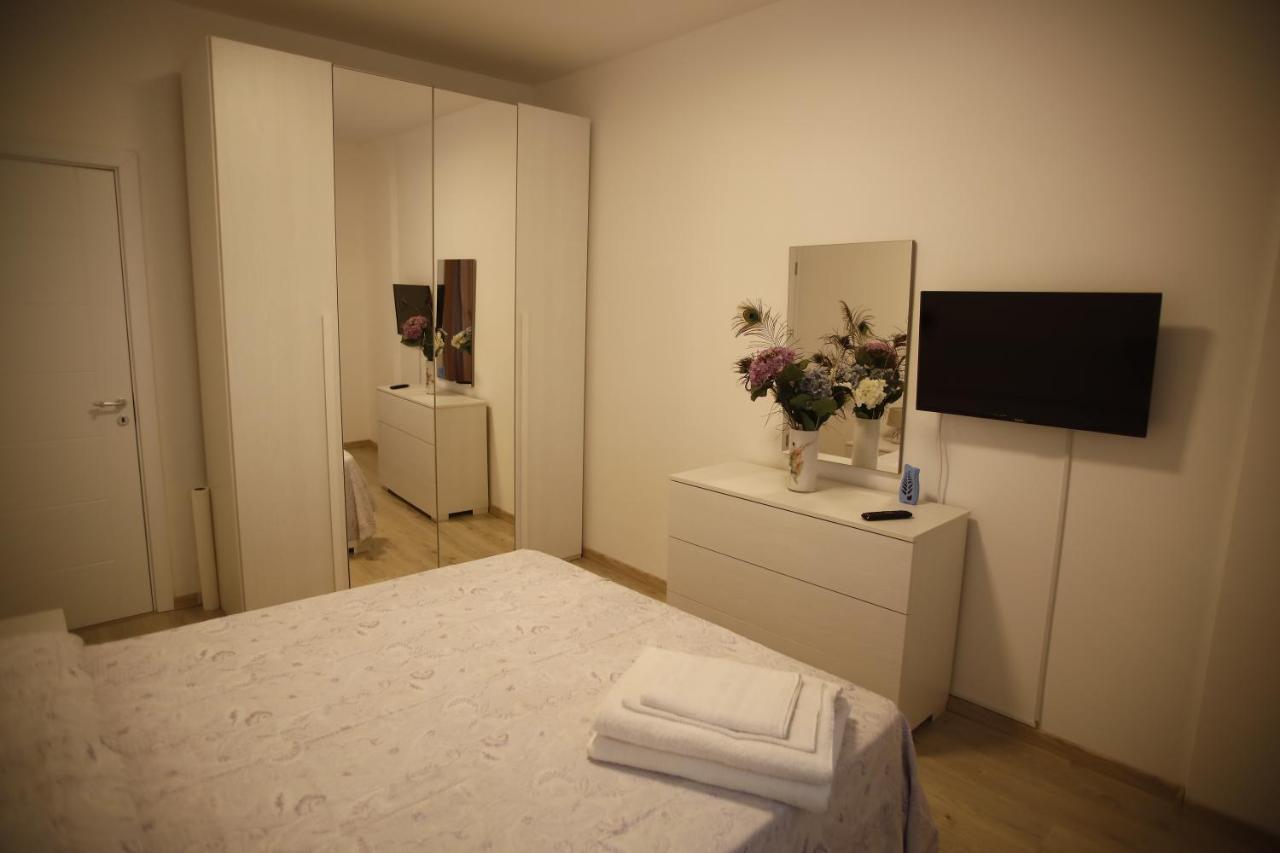 Lar Apartment Focşani Eksteriør billede