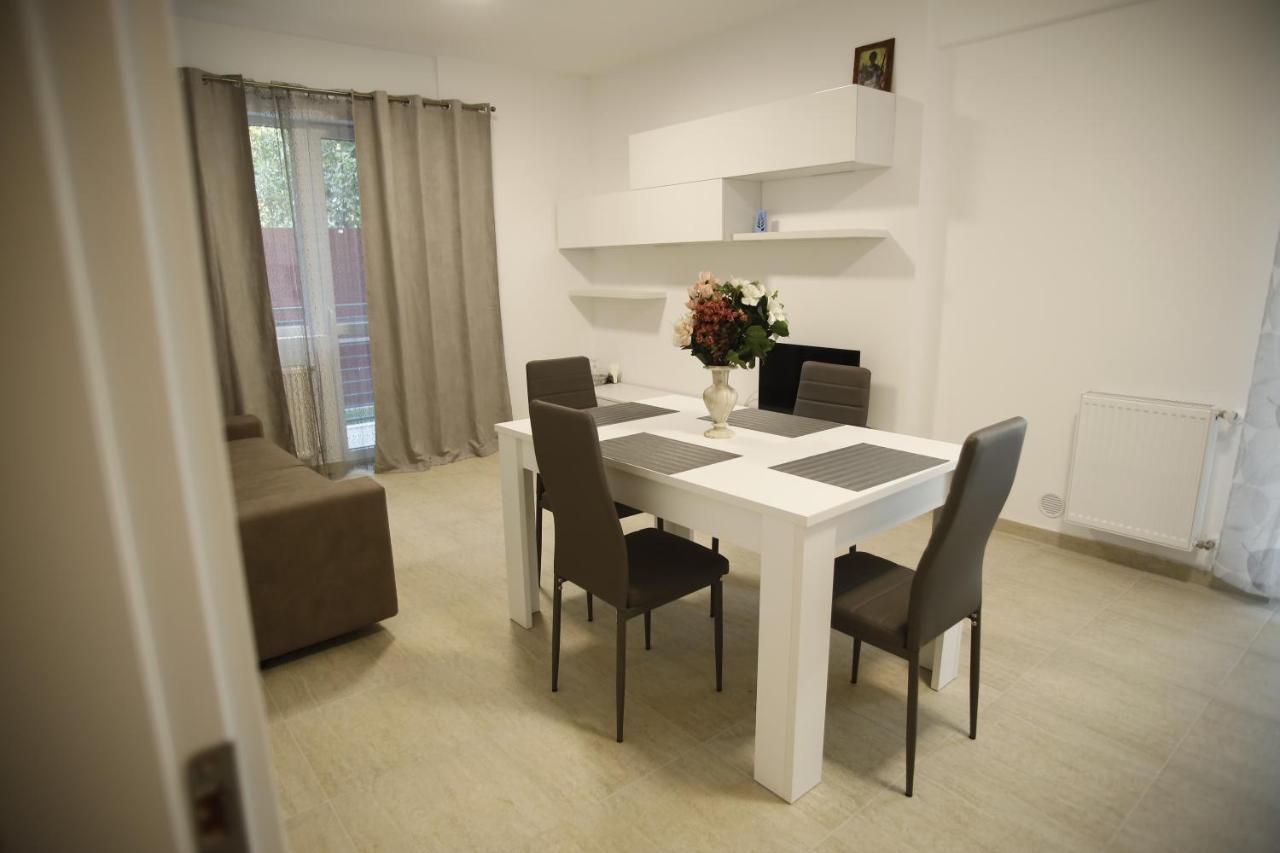 Lar Apartment Focşani Eksteriør billede