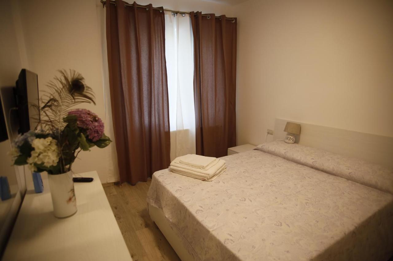 Lar Apartment Focşani Eksteriør billede