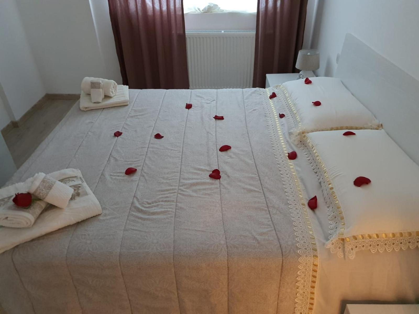 Lar Apartment Focşani Værelse billede